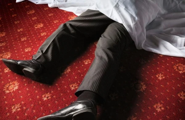 Bakıda tanınmış həkim qəfil öldü - Dostları ilə çay içərkən...