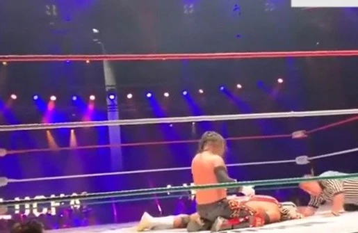 Rinqdə DƏHŞƏTLİ ANLAR: məşhur idmançı 1 təpiklə öldü