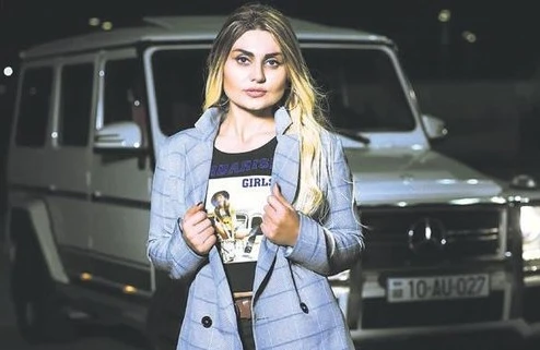 Şəbnəm Tovuzlu ilk dəfə olaraq Hacıdan olan oğlunu efirdə göstərdi