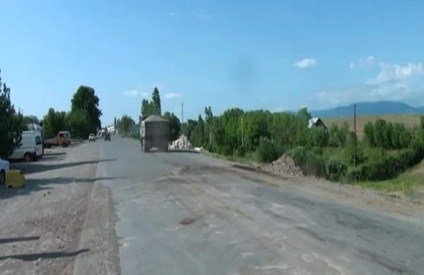 Icra başçısının sürücüsü qəzada öldü