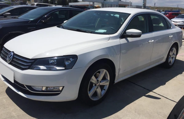 Dövlət qurumları bahalı maşınları ucuz qiymətə satışa çıxarıb -ELAN