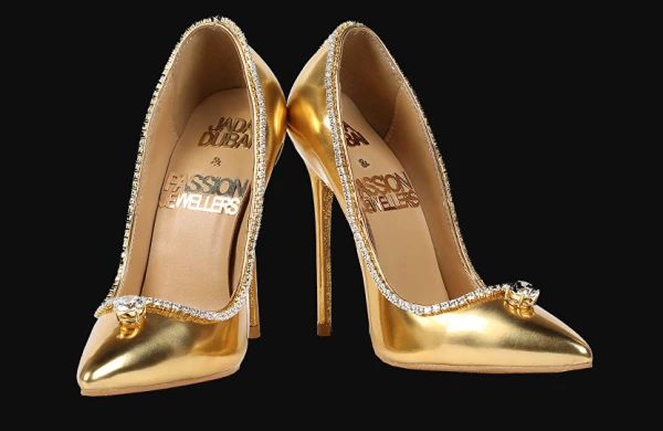 Bakıda mağazadan 40 min manatlıq ayaqqabı oğurlandı