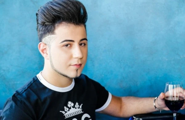 Bayram  Nurlu  orucunu  açdı -  Ailəsi  ilə  birgə  görüntüsü paylaşdı