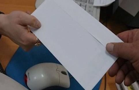 İcra başçısına zərfdə güllə göndərdilər