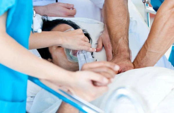 Azərbaycanda  1 günə 4 hamilə xəstəxanaya gətirildi :15 yaşları var