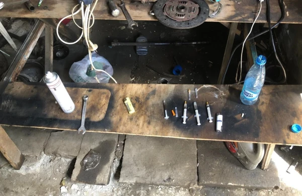 Polis maşın ustlarını sexdə "iş başında" tutdu