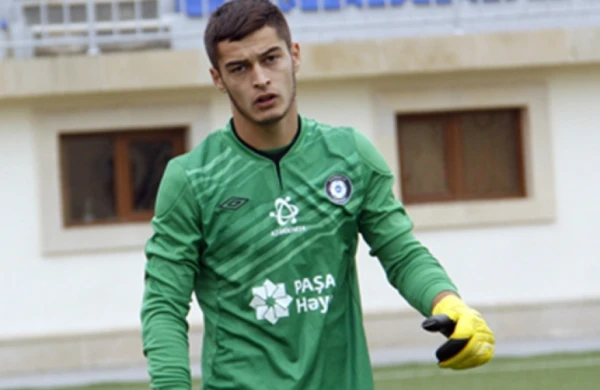 Azərbaycanlı futboçu toy etdiyinə görə komandadan qovulub? — AÇIQLAMA