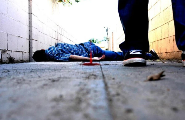 Bakıda 11-ci sinif şagirdləri arasında mübahisə - Məktəbli bıçaqlandı