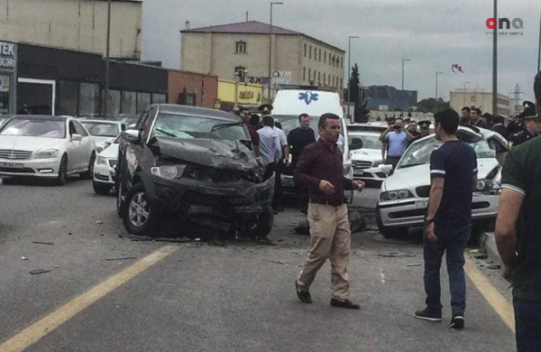 Bakıda dəhşətli qəza: Ata və oğul öldü
