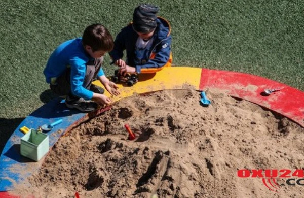 Ukrayna uşaq evlərini ləğv edir