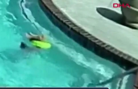 Boğulmaq üzrə olan 3 yaşlı qardaşını xilas etdi - Günün qəhramanı oldu