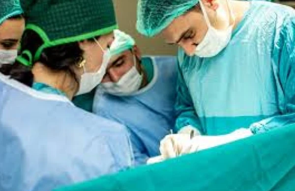 Azərbaycanda ŞOK! Ana uşağa göz dəyməsin deyə üstünə sancaq taxdı,uşaq sancağı uddu