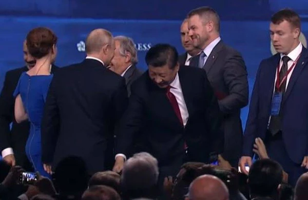 Putinin mühafizəçiləri prezidenti belə xilas etdi