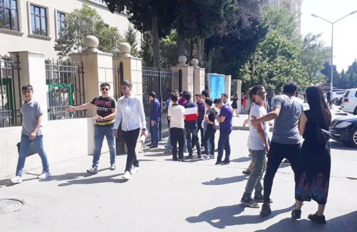 200 nömrəli məktəbdə “Son zəng” qalmaqalı – Foto