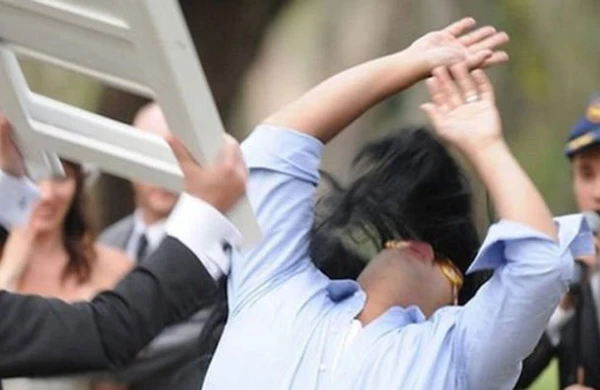 Bakı toyunda kütləvi dava - Yaralılar var