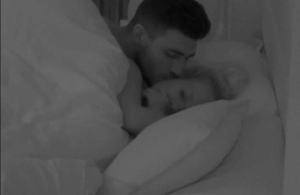 Yarışmada iştirakçılar cinsi əlaqəyə girdilər —EFİRDƏ  biabırçılıq