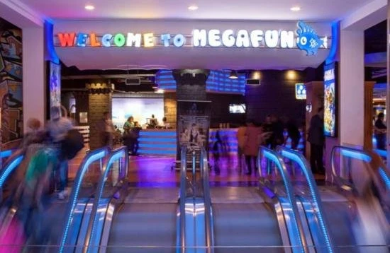 Son dəqiqə - Bakıda əyləncə mərkəzində partlayış - xəsarət alanlar var