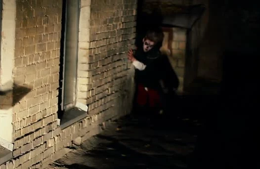 Dəhşətli görüntü: Dəniz kənarında zombilər peydə oldu,qumu cırmaqlayır,yerdə sürünürlər