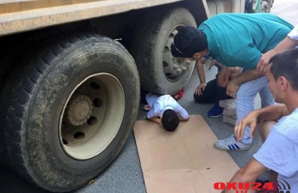 Xırdalanda dəhşətli qəza - “KAMAZ” 6 yaşlı uşağın üstündən keçdi
