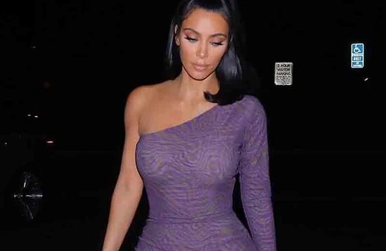 Kardaşyan məhkəmədə 2,7 milyon dollar udddu, vücudunu göstərdi - FOTO