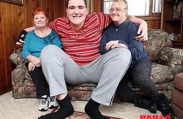 Dünyanın ən hündür gənci - FOTO