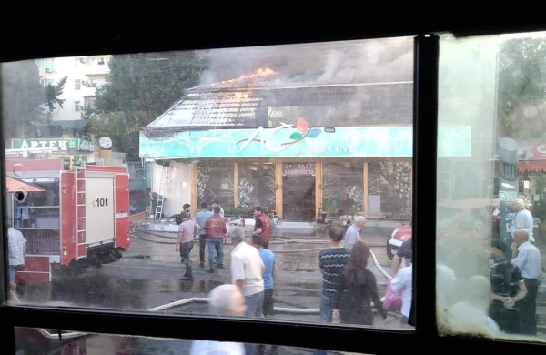 "Ağ Çiçəyim" yanır