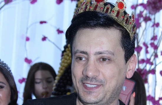 Sərxan gəlin tacını taxıb, obyektiv qarşısına keçdi