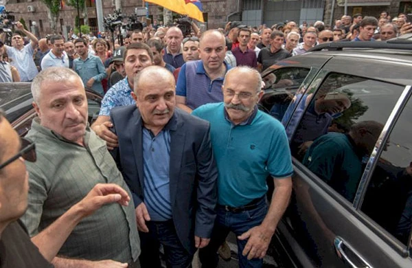 Qarabağ ətrafında nə baş verir? - Ziddiyyətlər artır