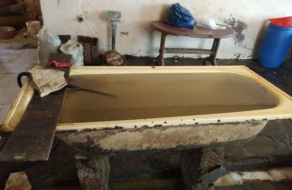 Bakıda içalat sexində ürəkbulandıran mənzərə - FOTO