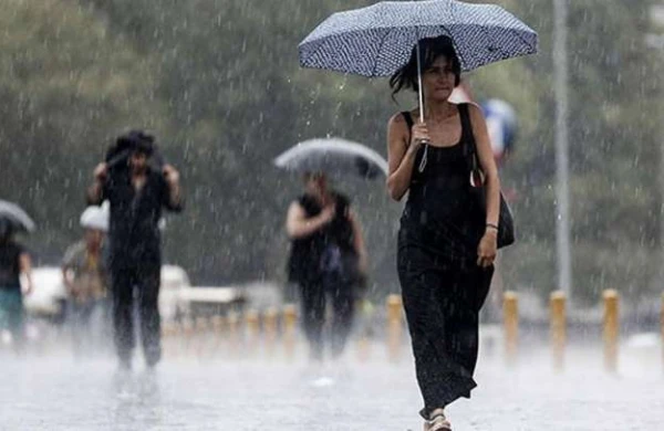 Şimşək çaxıb, dolu düşüb, dalğalar 4,7 metrə çatıb