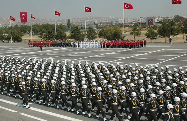 Roza Zərgərlinin şok videosu yayıldı:Arxasını masaj etdirir...