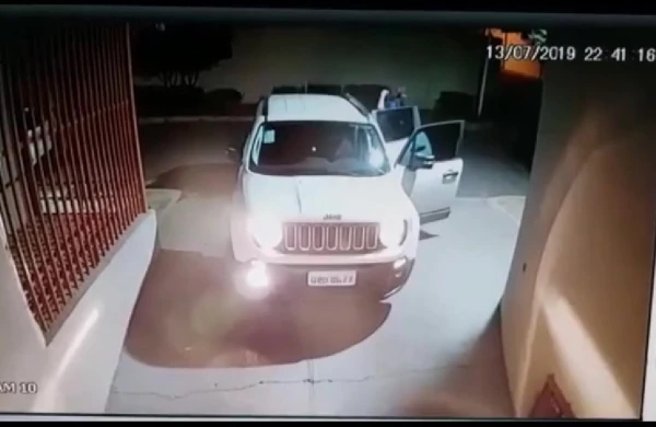 Gecə saatlarından bardan çıxan qızların başına oyun açdılar- Küçənin ortasında...