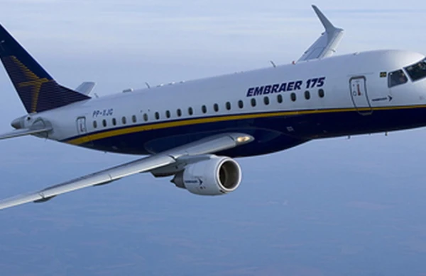 Naxçıvandan Bakıya uçan təyyarə quşla toqquşdu