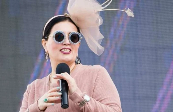 Elzadan növbəti şeir: "Sən məni aldın, mən sənə verdim"