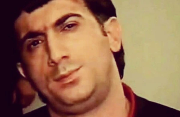 Nadir Qafarzadə MƏŞHUR "QANUNİ OĞRU"nun toyunda oxuyub: Toyunu oxuduğum... - FOTO