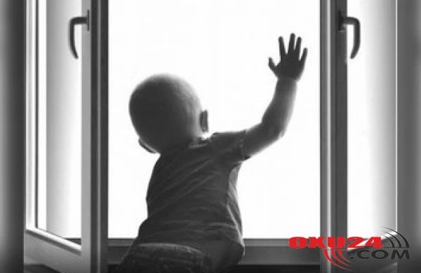 Bakıda 4 yaşlı uşaq eyvandan yıxıldı