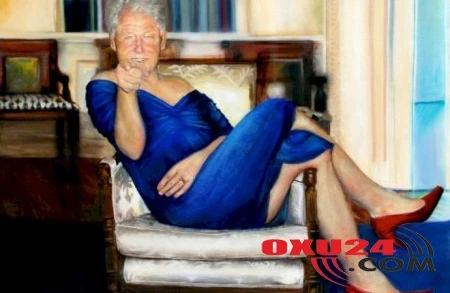 Bill Klintonun qadın geyimində portreti tapıldı - Fotolar