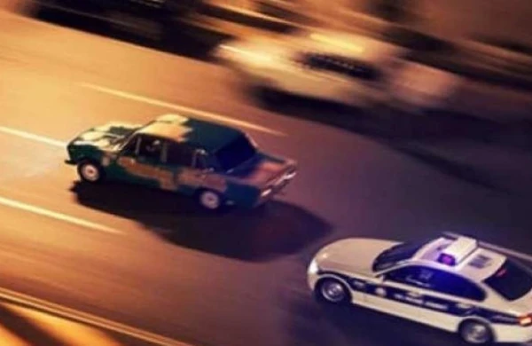 Bakıda "avtoş"luq edən taksinin görüntüləri - DYP avtomobilinin qarşısında