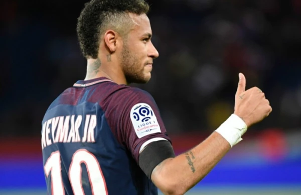 Azərbaycanda ekspert oğlunun adını Neymar qoydu - FOTO