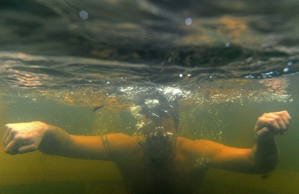 Ucarda bir nəfər suda batdı - Dalğıclar onu axtarır