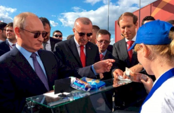 Ərdoğanla Putinə dondurma satan qız yoxa çıxıb