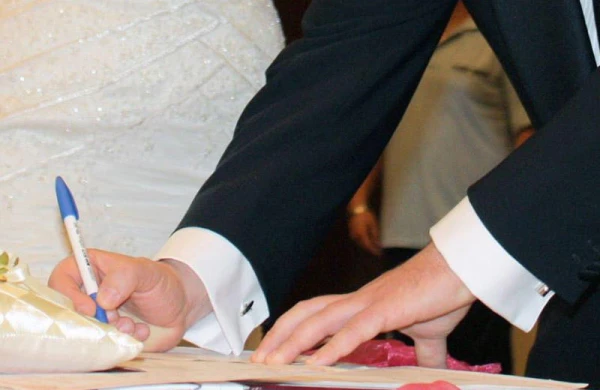 Azərbaycanlı müğənni 5 il qeyri-rəsmi yaşadığı qadınla EVLƏNDİ - 8 yaşlı qızı... - FOTO