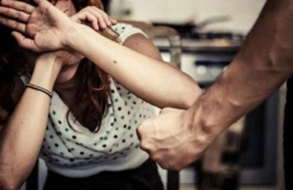 17 yaşlı oğlan öz sevgilisini güllələdi - Təfərrüat