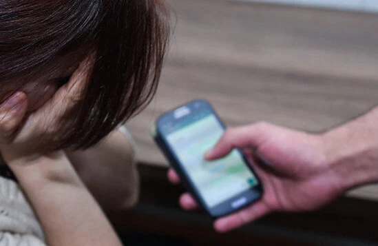 Bakıda biabırçılıq:Evli gəlin kişi ilə görüşdü,gizlin videosunu çəkdilər