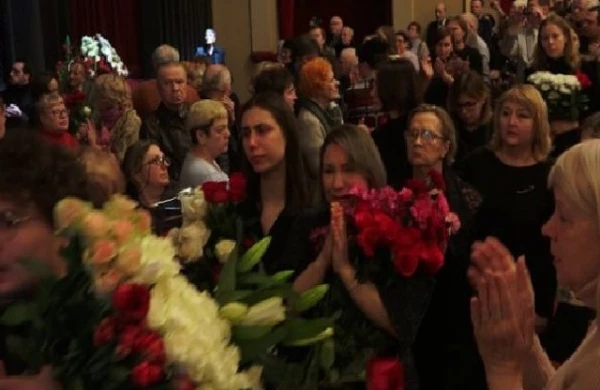 SON DƏQİQƏ: Məşhur müğənni VƏFAT ETDİ