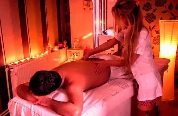 Bakıda masaj salonu adı altında əxlaqsızlıq yuvası?: "Bütün səslər evin içindədir"