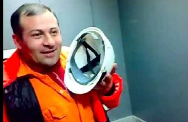 Azərbaycanlı gəmi kapitanı elə mahnı oxudu ki,eşidənlər göz yaşını saxlaya bilmədi