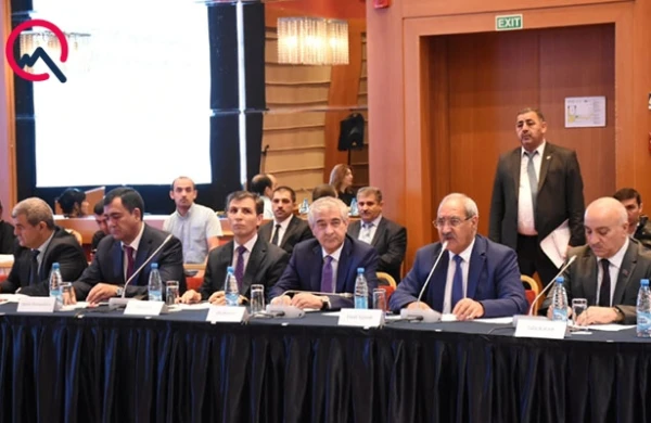 Bakıda iqtidar-müxalifət görüşü başladı - Arif Hacılı gəlmədi