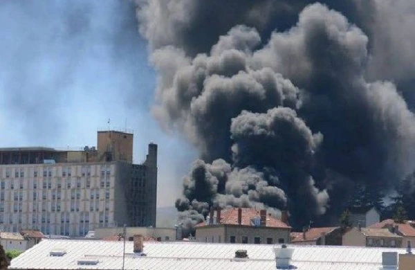 SON DƏQİQƏ: Türk Respublikasında SİLSİLƏ PARTLAYIŞLAR - Sakinlər sahilyanı ərazilərə qaçır