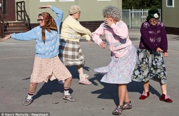 96 yaşlı nənədən  inanılmaz rəqs, QAN ELƏDİ